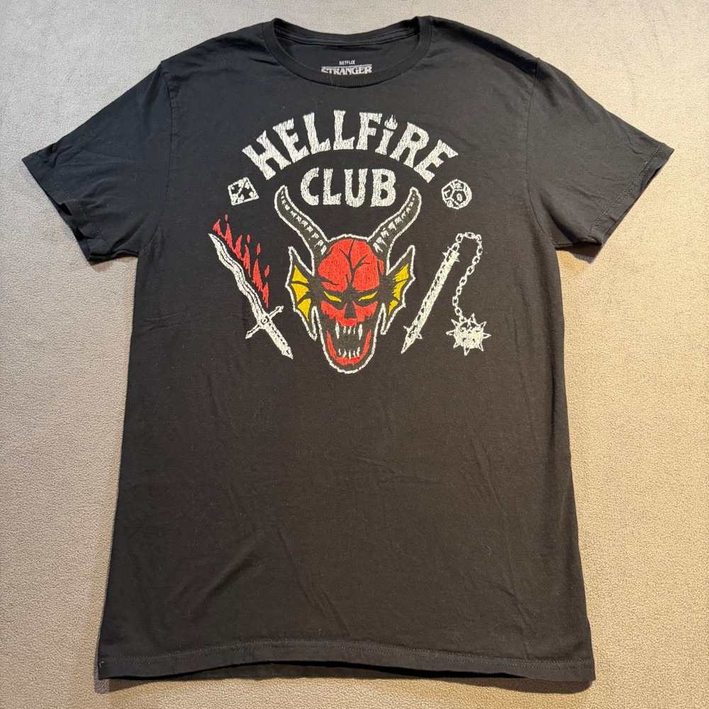 Netflix Stranger Things Hellfire Club Graphic T-Shirt Mens Small Black D&D Tee